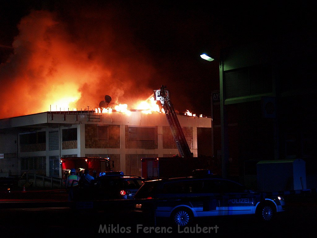 Grossbrand Halle auf dem Grossmarkt Koeln P477.JPG